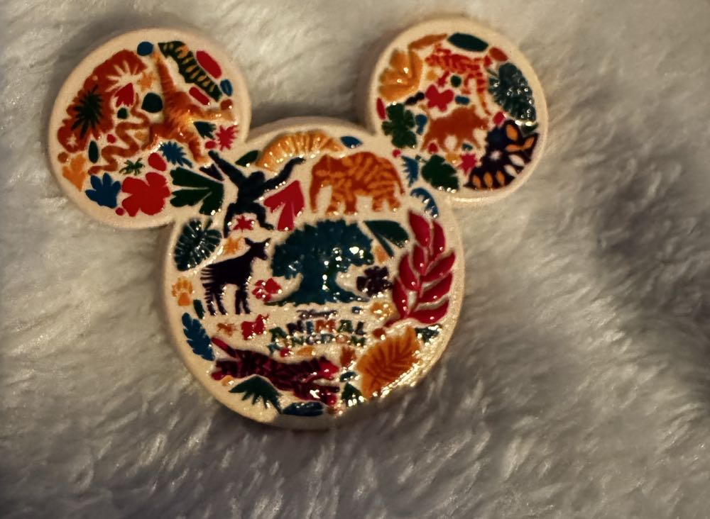 D&B Midori ’Lantern’ Enamel Pin - Jade & Lotus Pintopia 2025