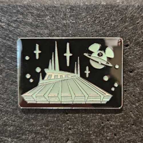 Disney Cruise Line 2025 Gingerbread Ship Mickey and Minnie Pin