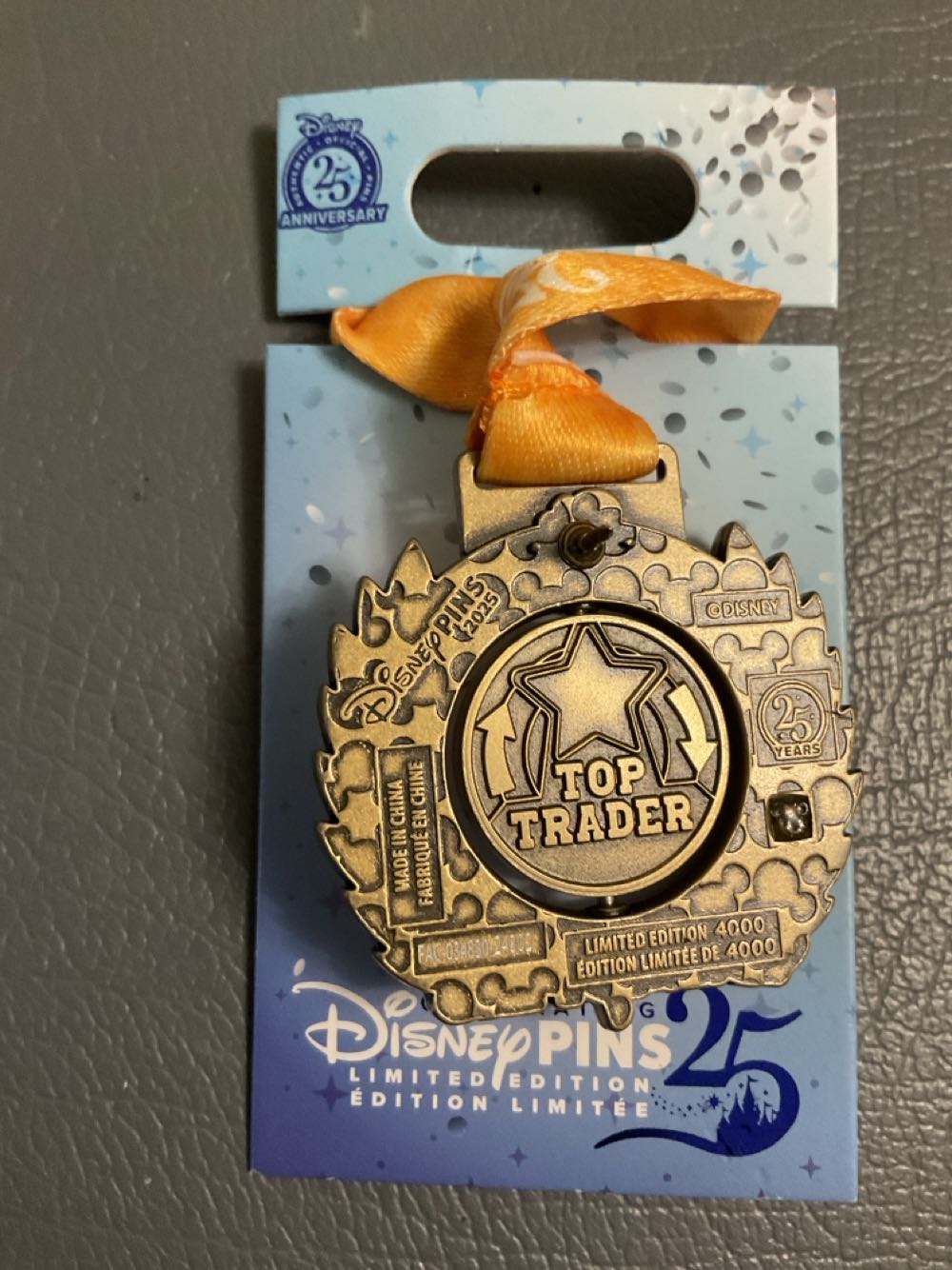 Chip & Dale - Medal - Disney Pins 25 Anniversary - Ltd Edition 4000  pin collectible - Main Image 2