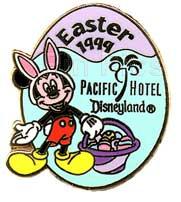 Disney Catalog - Mickey & Friends I Love Pin Trading Boxed Set