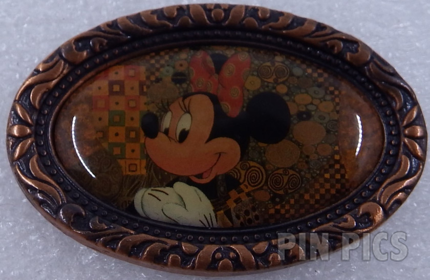 DLR - Mickey and Minnie - Building a Snowman