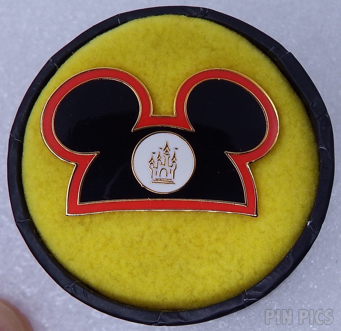 WDW - Mickey Mouse - Hat Box - Cast Member  pin collectible - Main Image 4