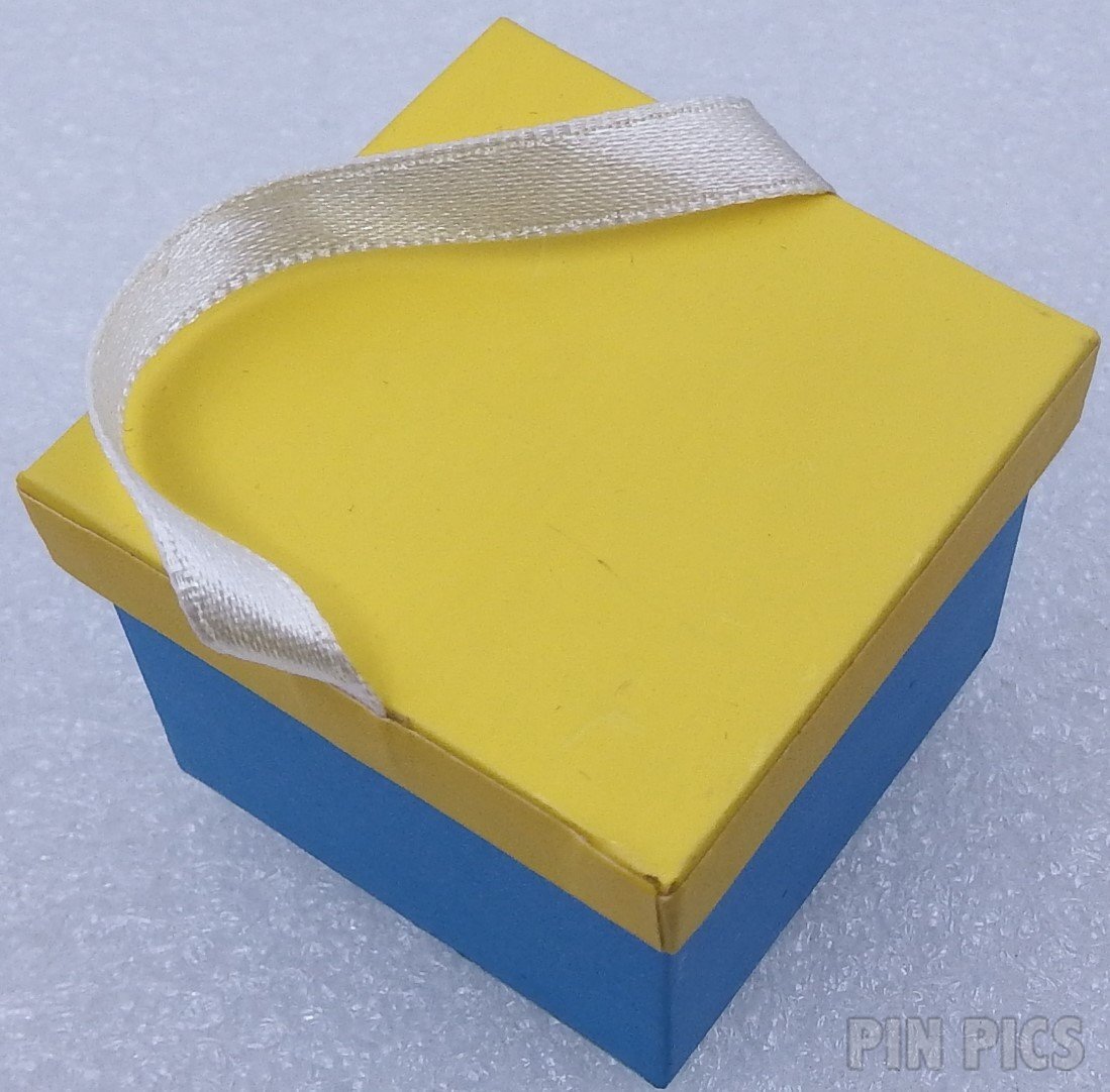 WDW - Donald Duck - Hat Box - Cast  pin collectible - Main Image 3