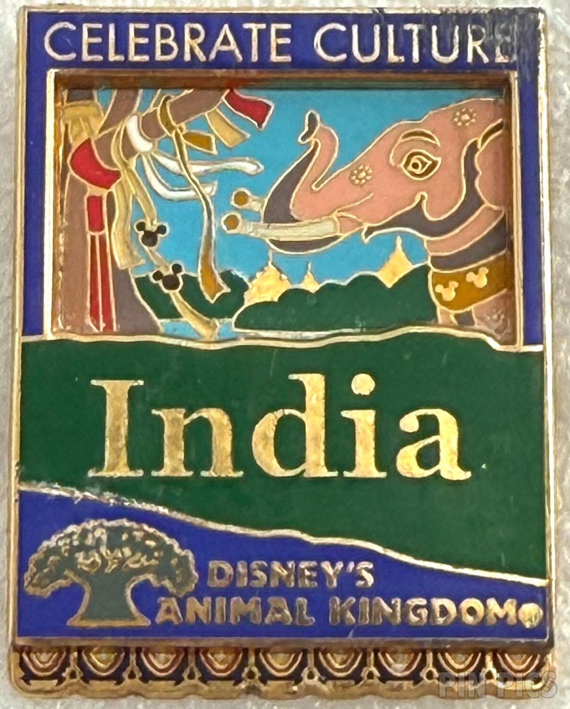 WDW - Minnie Mouse - Disney Character Topiary Set - Cast Lanyard Series 1 2002 - 2003