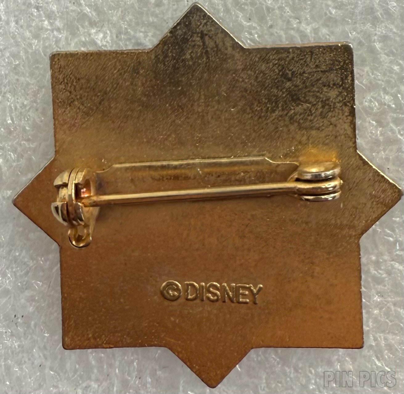 DLR - Mickey Pilgrim - Disneyland Hotel Thanksgiving 1991  pin collectible - Main Image 2