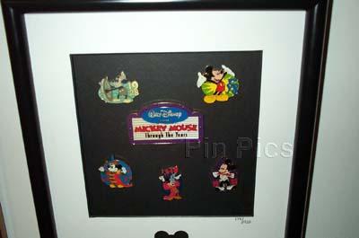WDW - Goofy Painting - 100 Years of Magic