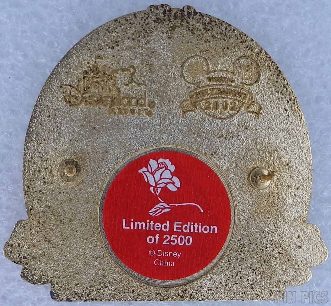 DLR - Mickey and Minnie - Sweet as a Rose - Scented  pin collectible - Main Image 2