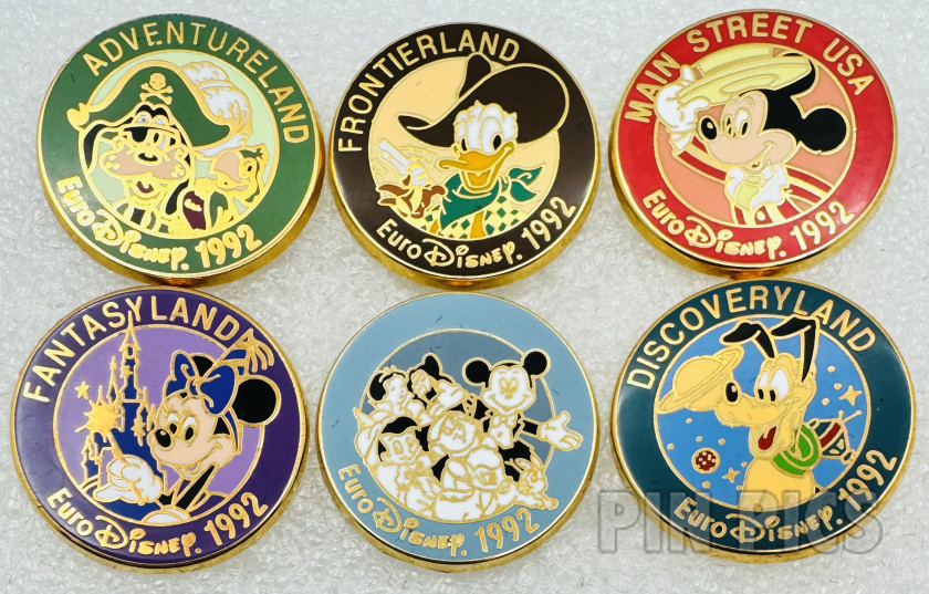 Japan - Dumbo and Mama Jumbo - Dumbo 1941 - History of Art 2002