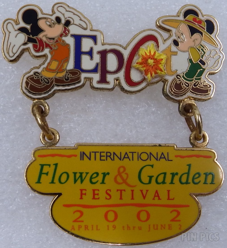 DLR Cast Member 100 Years of Magic - Figurine Pins
