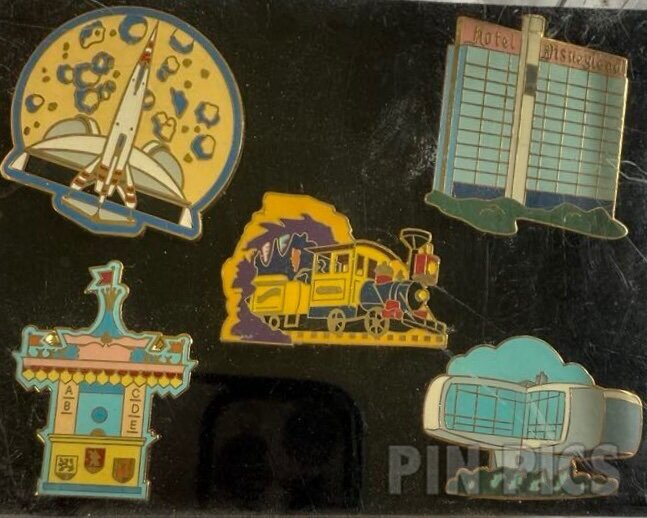 Disneyland Resort - California Adventure Commemorative Ticket & 2 Pin Display (Deluxe Edition)