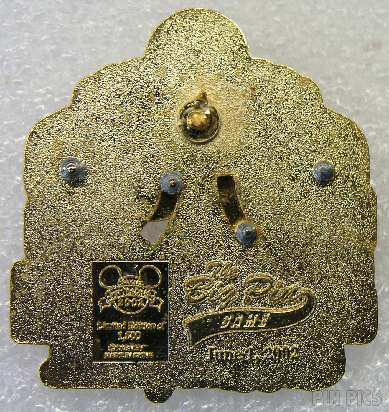 WDW - Football - Pete with Chip and Dale - 2002 Big Pin Game Event  pin collectible - Main Image 2