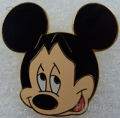 DS - Donald Through the Ages - Boxed 6 Pin Set (Donald from Three Caballeros)