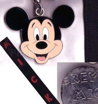 Button - WDW - Minnie Mouse - Epcot International Food and Wine Festival - 2001