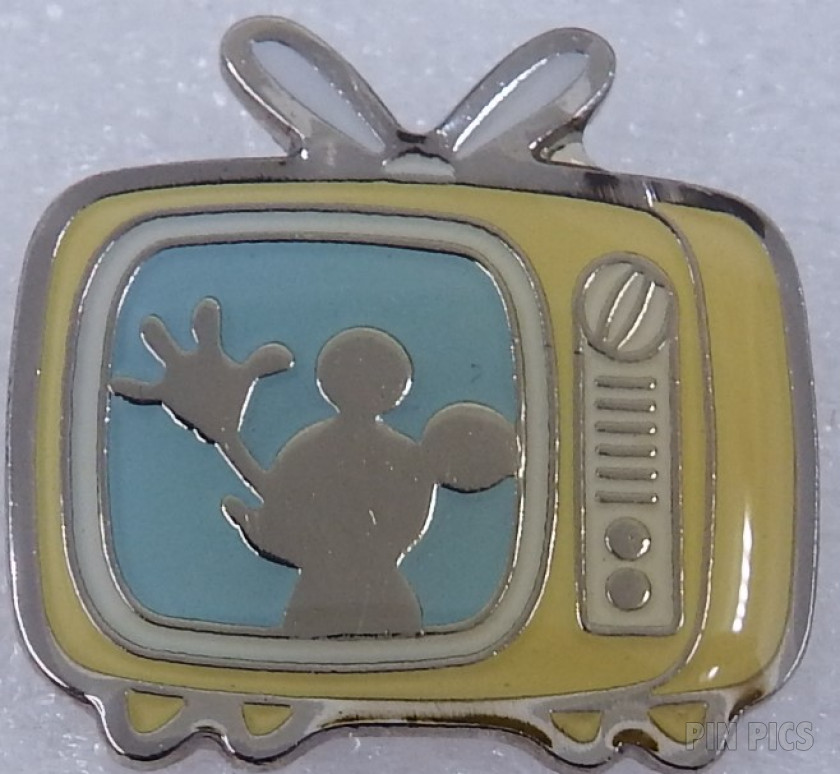 DLR - Character Name Pin (Pluto) Free D