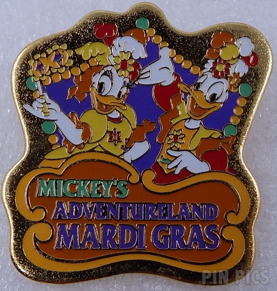 Button - Pinocchio Walt Disney Home Video #1