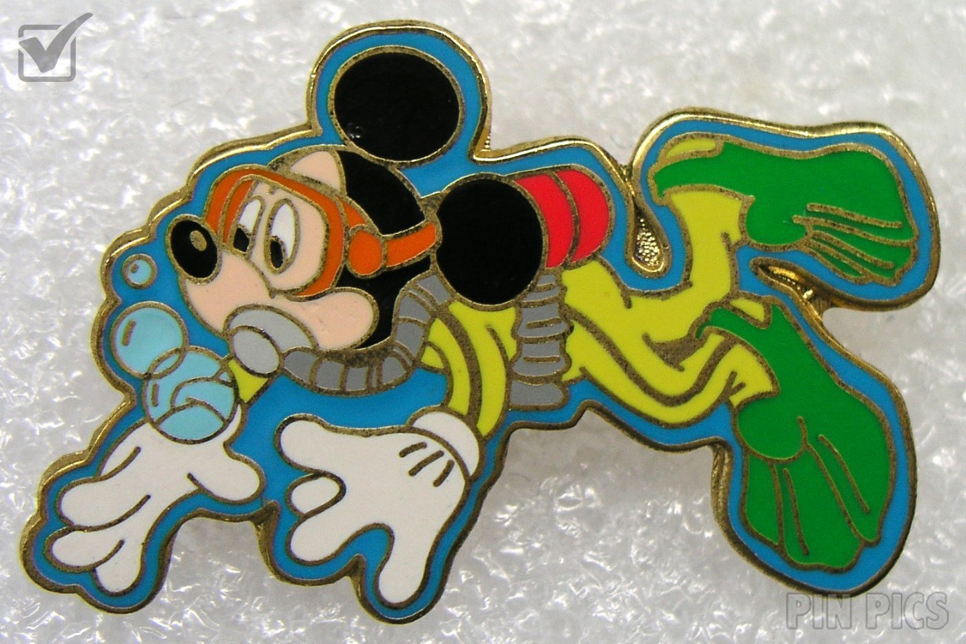 DLR Cast Member 40th Anniversary Pin Set #1