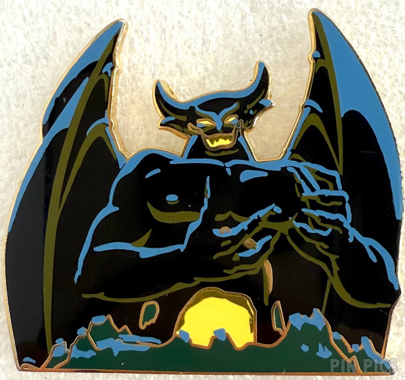 DCL - Minnie - Captain's Mate Minnie - Sprucing Up The Ship