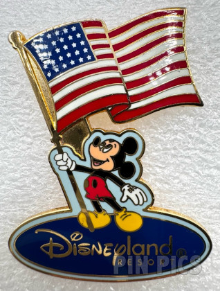 DA - Mickey and Minnie - Skating - Summer Fun 2002