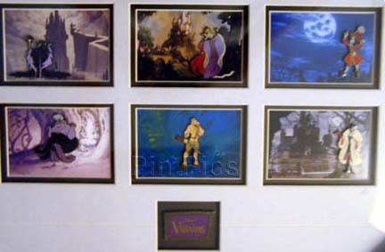 WDW - Pluto - Prototype - Hanging the Mistletoe - Christmas 2001 - Fuzzy