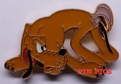 Gold Mickey stick pin with santa hat