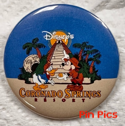 Button - Indiana Jones with Sabre