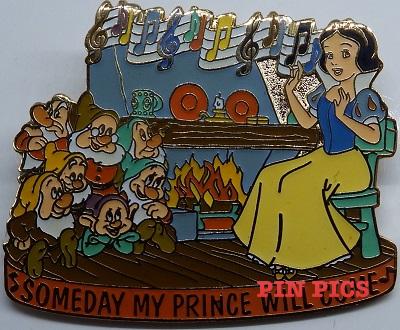 Moscow '80 Mascot Misha in gold color with colored olympic rings