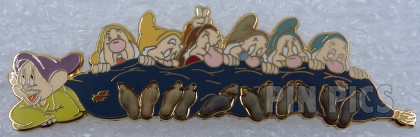 DLR - Winnie the Pooh Core Pins (Pooh)