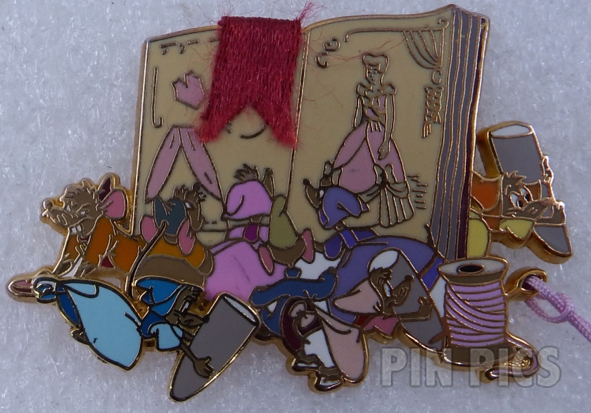 Pocahontas & John Smith Gran Dorado Coca Cola Pin