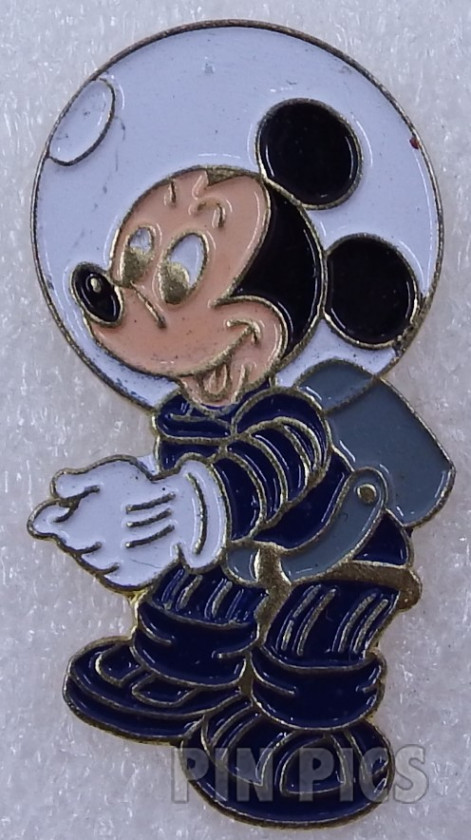 WDW - Mickey, Minnie, Donald and Daisy - Very Merry Christmas Party Series #11