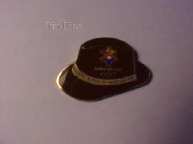 Button - DLR - Mickey Mouse With Luggage - Walt Disney Travel Co., Inc.