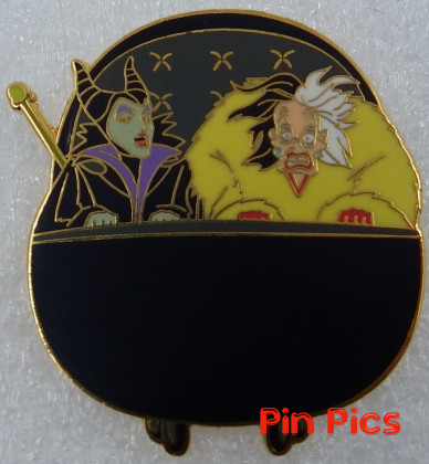 UK - Peter Pan Plastic Pin/Brooch Series (Tick-Tock)