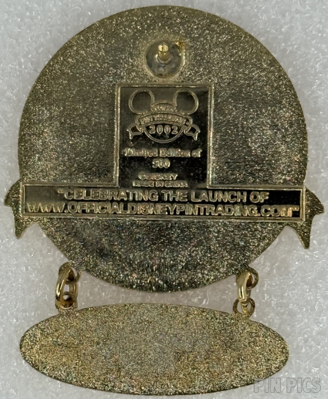 DC - Mickey - Pin Trading Around the World Dangle - Surprise Release  pin collectible - Main Image 2