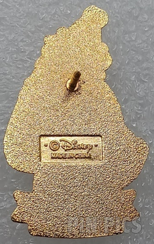 DS - Pooh Santas Around the World - Wales - Holiday  pin collectible - Main Image 2