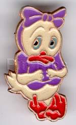 Pooh Walking and Wearing Green Scarf (Goldtone)