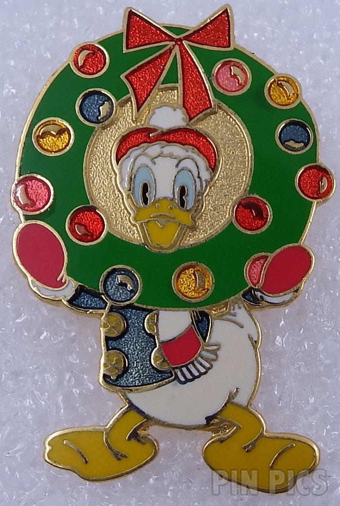 Button - Mickey Mouse and Pluto - Mickey's Magical Christmas