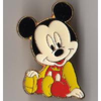 Snowflake Pooh (Goldtone)