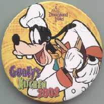 Minnie - Applying Makeup