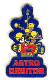 DLR - Aladdin and Jasmine on Magic Carpet - Cast Exclusive