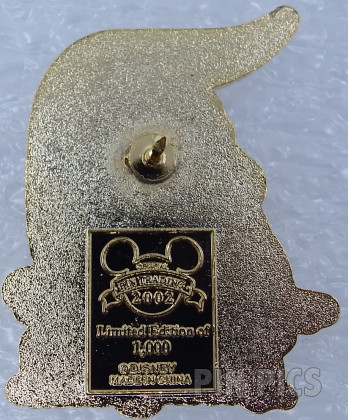 DLR - Snow White - Holding Dove - Princess D - Surprise Release  pin collectible - Main Image 2