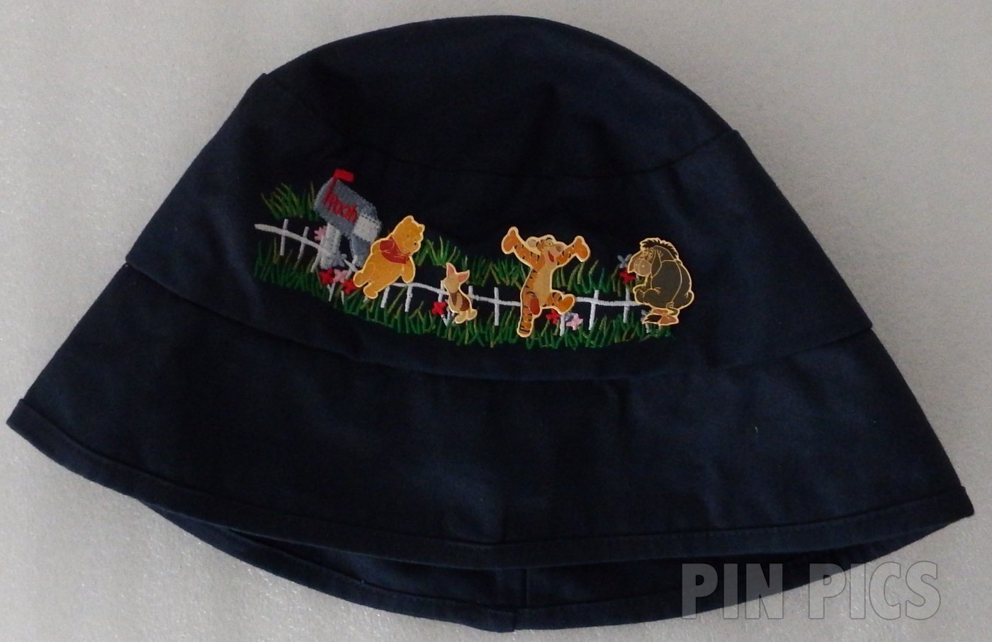 WDW - Pooh, Piglet, Tigger and Eeyore - Blue Bucket Hat Set  pin collectible - Main Image 2