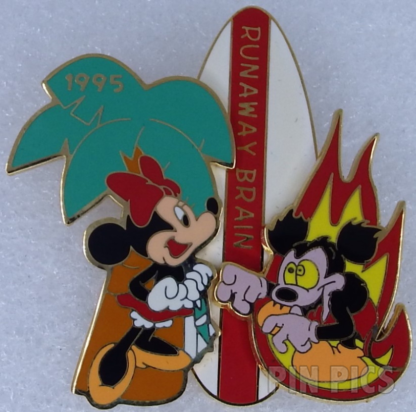WDW - Mickey - Grand Opening of Disney's Pin Traders - Cast Member Gift
