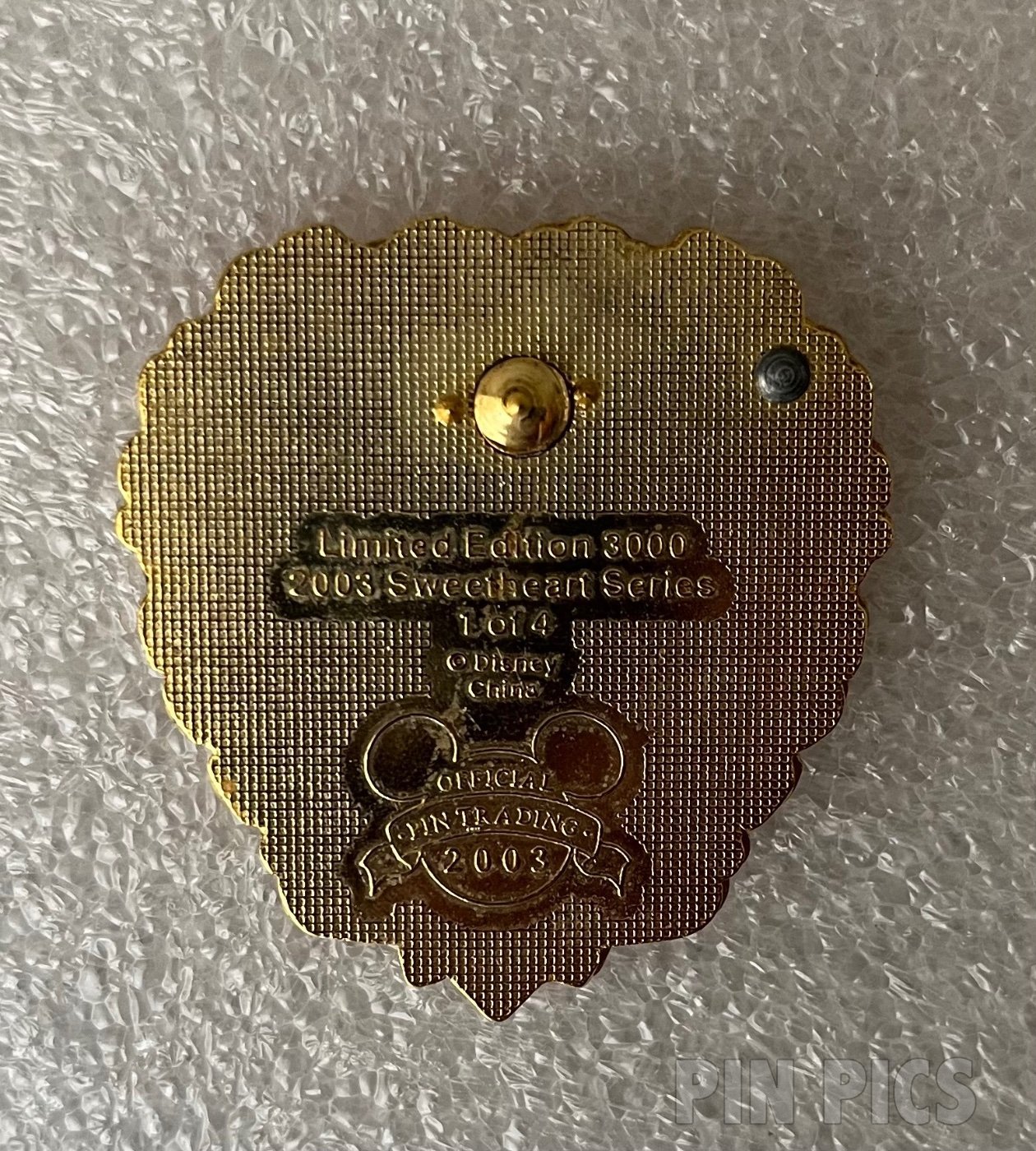 WDW - Mickey, Minnie and Pluto - Sweetheart Series - Happy Valentine’s Day 2003  pin collectible - Main Image 2