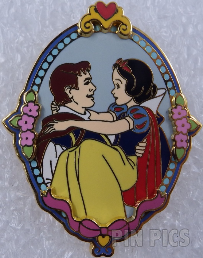 WDW - Mickey - Trimming the Tree - Nostalgic Christmas Card - Spectacle of Pins 2002 - Card & Pin