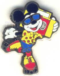 AP/PP WDW - Mickey and Pluto - AP - Touching Star on Sorcerer Hat - Artist Choice