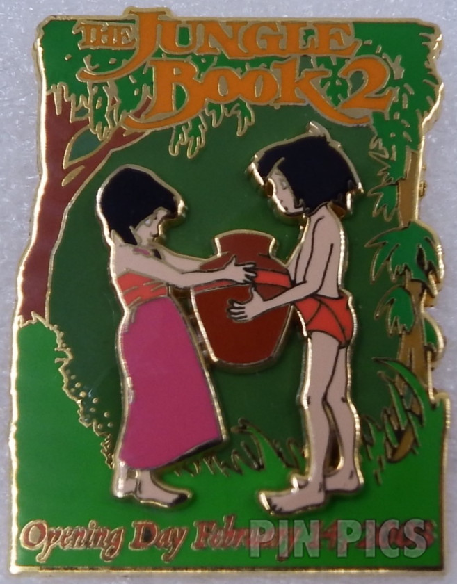 Old Oval Shaped Donald Duck pin