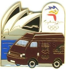 bugs kick grass-a bugs life