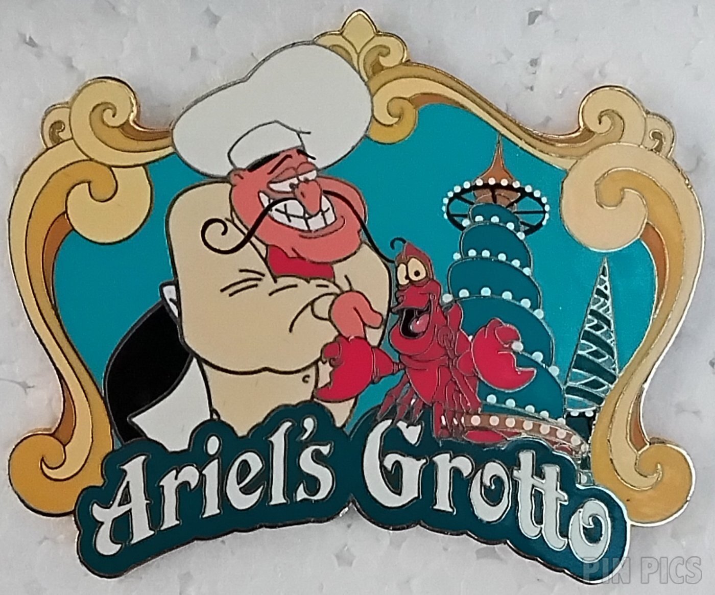 DA - Piglet as a Flower Halloween Pin (Gold Prototype)