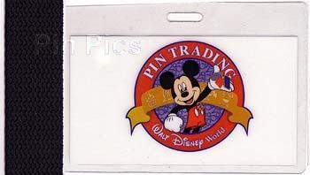 DLR - Pirates of the Caribbean Event: Skeleton Pirate with Gold and Jewels