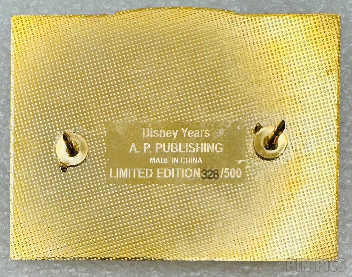 Ape Pen Publishing - Walt Disney - Alice in Wonderland  pin collectible - Main Image 2