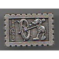 Donald Duck Spinning Basketball on his Finger